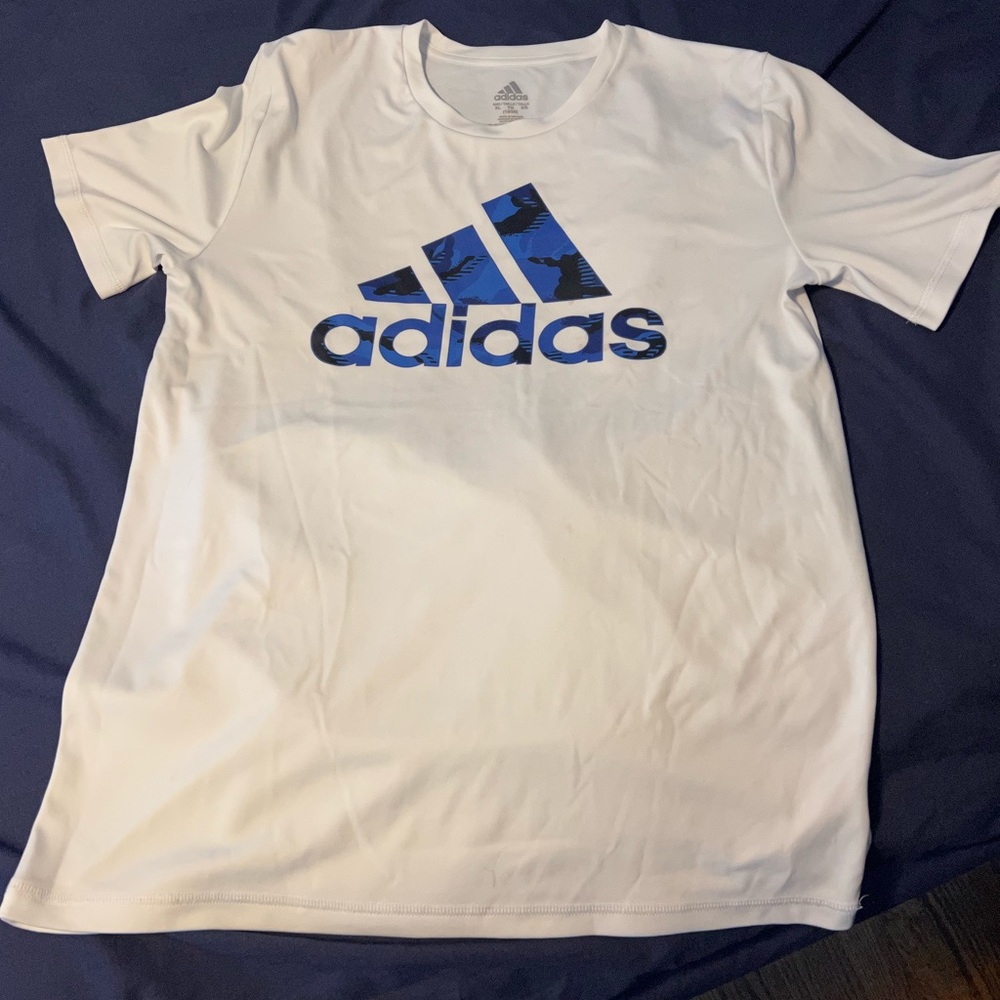 Adidas Tshirt